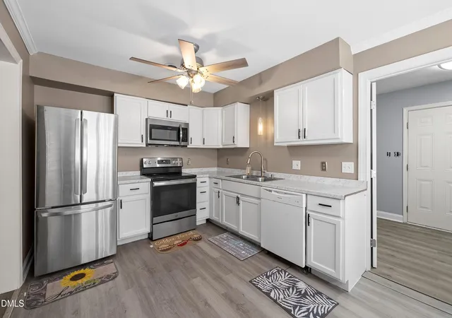 Photo 4 of Sale Pending at 212 Overlook Ave, Durham, NC 27712 | MLS# 10189308 | Listing updated on 2026-09-06
