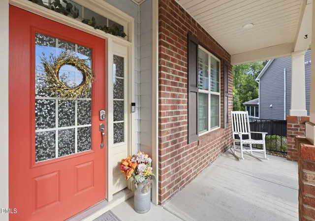Photo 3 of Single family home for sale at 2724 Bushy Lake Cvs, Apex, NC 27502 | MLS# 10189241 | Listing updated on 2026-09-01