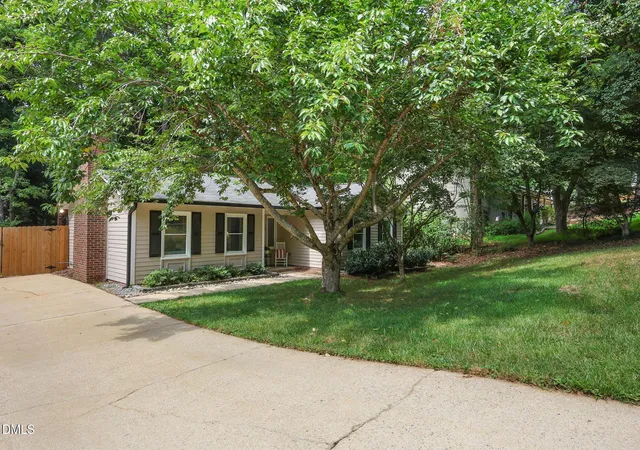 Photo 2 of Sale Pending at 7909 Twin Oak Ct, Raleigh, NC 27615 | MLS# 10189494 | Listing updated on 2026-09-03