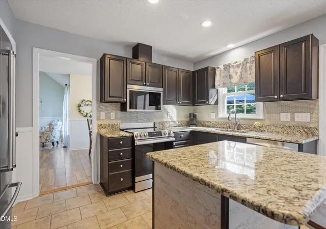 Photo 4 of Sale Pending at 1405 Waterwinds Ct, Wake Forest, NC 27587 | MLS# 10189213 | Listing updated on 2026-08-31