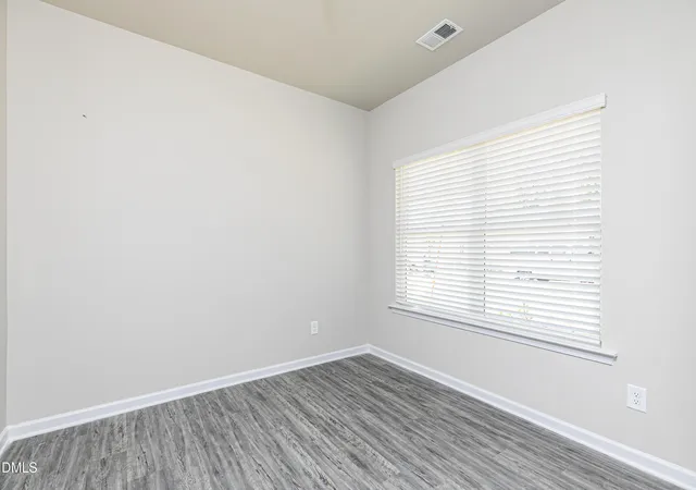 Photo 4 of Single family home for sale at 206 E American Marigold Dr, Benson, NC 27504 | MLS# 10188671 | Listing updated on 2026-09-12