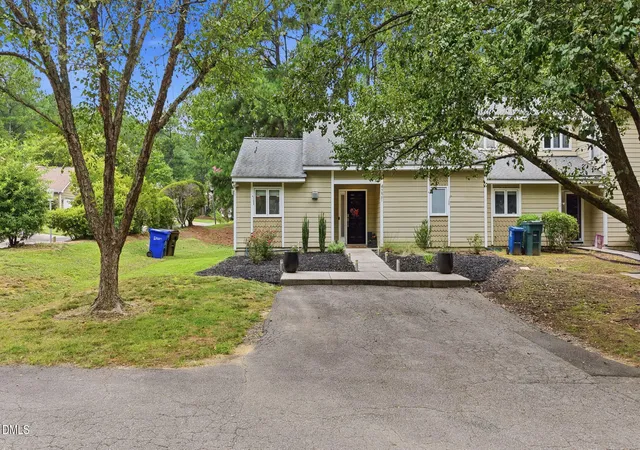 Photo 3 of Townhouse for sale at 4221 Pin Oak Dr, Durham, NC 27707 | MLS# 10189399 | Listing updated on 2026-09-14