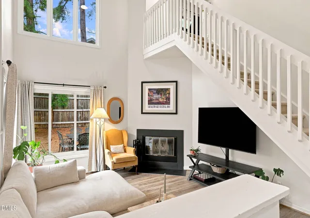 Photo 4 of Townhouse for sale at 4221 Pin Oak Dr, Durham, NC 27707 | MLS# 10189399 | Listing updated on 2026-09-14