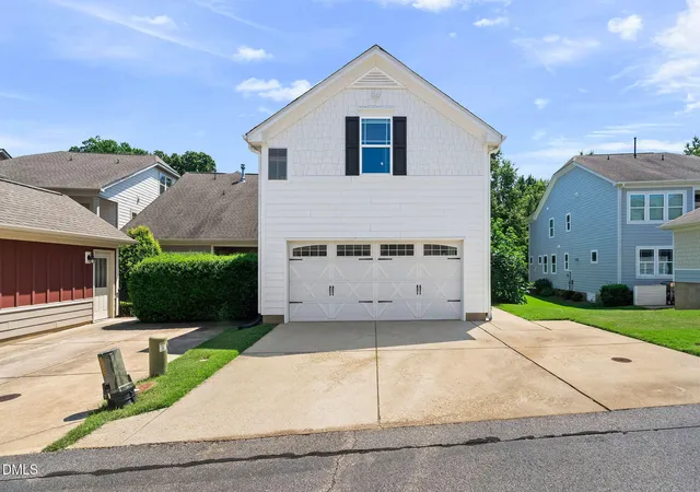 Photo 3 of Single family home for sale at 5542 Wade Park Blvd, Raleigh, NC 27607 | MLS# 10189091 | Listing updated on 2026-09-15