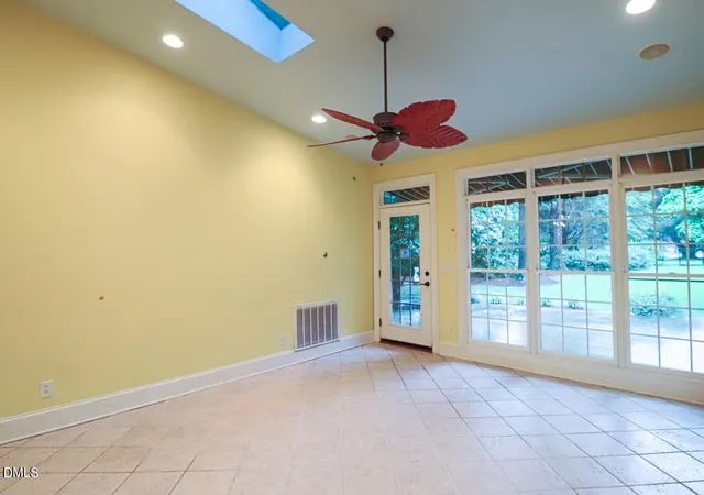 Photo 37 of Single family home for sale at 622 Lake Shore Dr, Goldsboro, NC 27534 | MLS# 10188710 | Listing updated on 2026-08-26