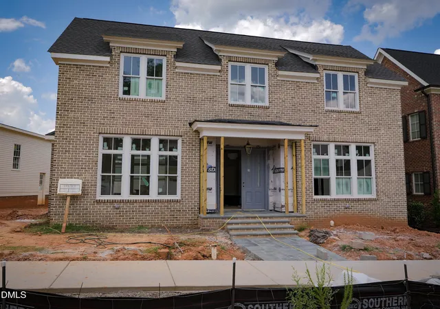 Photo 1 of Sale Pending at 2619 Marchmont St, Raleigh, NC 27608 | MLS# 10188743 | Listing updated on 2026-08-26