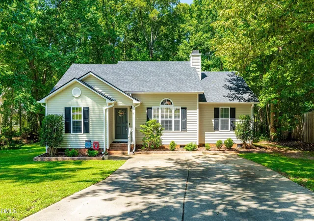 Photo 2 of Single family home for sale at 6201 Lilly Stream Ct, Willow Springs, NC 27592 | MLS# 10188861 | Listing updated on 2026-08-28