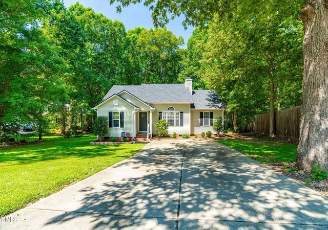 Photo 3 of Single family home for sale at 6201 Lilly Stream Ct, Willow Springs, NC 27592 | MLS# 10188861 | Listing updated on 2026-08-28