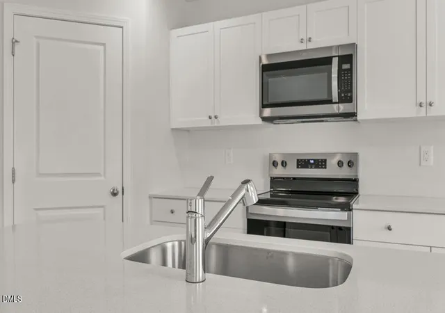 Photo 4 of Single family home for sale at 552 Tradition Farm Pl, Wendell, NC 27591 | MLS# 10188707 | Listing updated on 2026-09-09