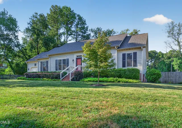 Photo 2 of Sale Pending at 103 Pinewood Dr, Apex, NC 27502 | MLS# 10188984 | Listing updated on 2026-08-31