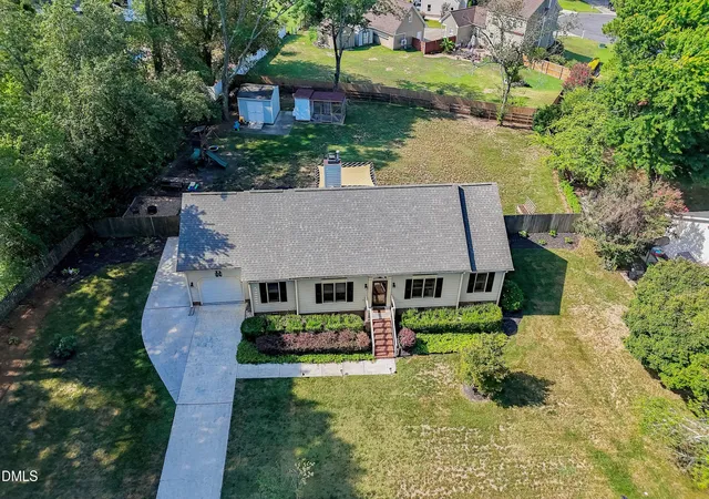 Photo 3 of Sale Pending at 103 Pinewood Dr, Apex, NC 27502 | MLS# 10188984 | Listing updated on 2026-08-31
