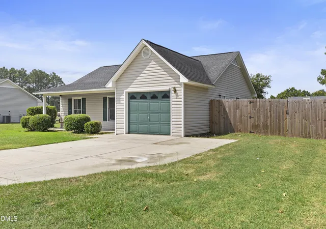 Photo 5 of Single family home for sale at 174 Eulon Loop, Raeford, NC 28376 | MLS# 10189318 | Listing updated on 2026-08-28