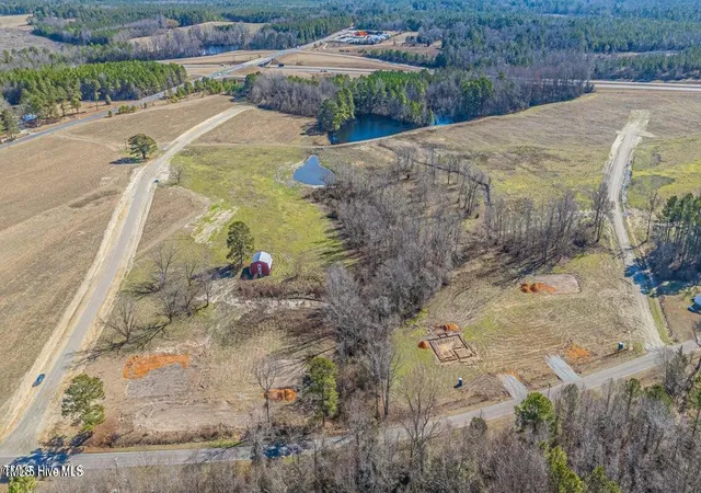 Photo 4 of House for sale at 535 Sanctuary Trl, Cameron, NC 28326 | MLS# 10188747 | Listing updated on 2026-08-26
