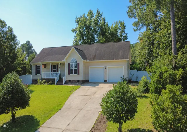 Photo 3 of Single family home for sale at 1070 Roundabout Rd, Cameron, NC 28326 | MLS# 10188802 | Listing updated on 2026-08-30