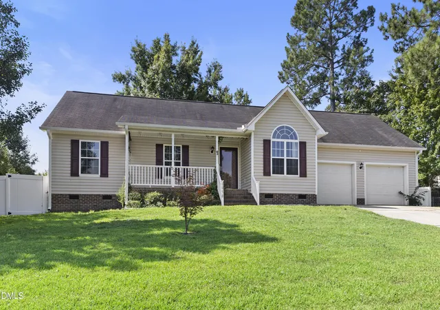 Photo 4 of Single family home for sale at 1070 Roundabout Rd, Cameron, NC 28326 | MLS# 10188802 | Listing updated on 2026-08-30