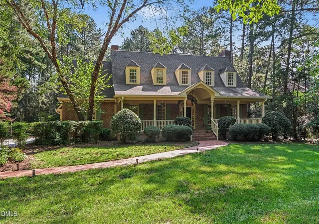 Photo 2 of Single family home for sale at 105 Ukiah Ln, Chapel Hill, NC 27514 | MLS# 10189249 | Listing updated on 2026-09-08