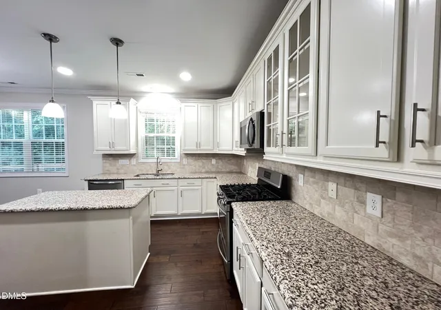 Photo 4 of Sale Pending at 2820 Lumber River Trl, Apex, NC 27502 | MLS# 10188789 | Listing updated on 2026-08-30