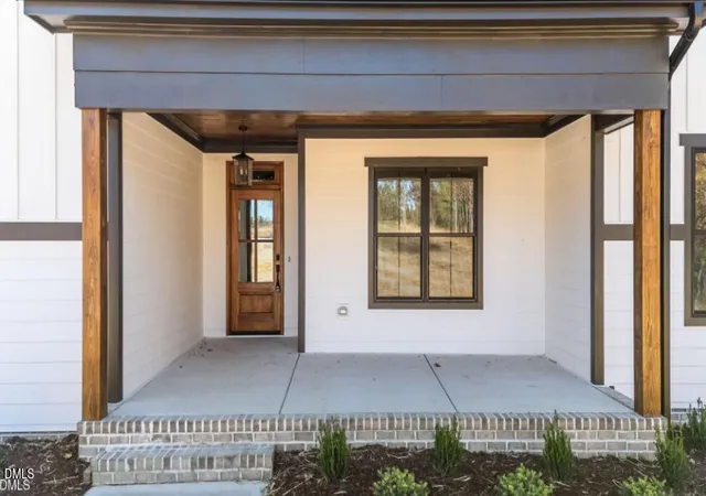 Photo 2 of Single family home for sale at 162 Stonewood Loop Ln, Henderson, NC 27537 | MLS# 10188803 | Listing updated on 2026-08-27