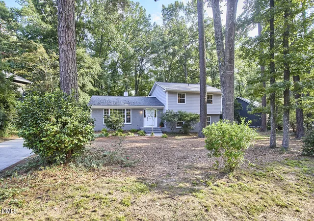 Photo 3 of Single family home for sale at 2432 Sedgefield Dr, Chapel Hill, NC 27514 | MLS# 10189000 | Listing updated on 2026-09-03