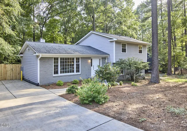 Photo 4 of Single family home for sale at 2432 Sedgefield Dr, Chapel Hill, NC 27514 | MLS# 10189000 | Listing updated on 2026-09-03