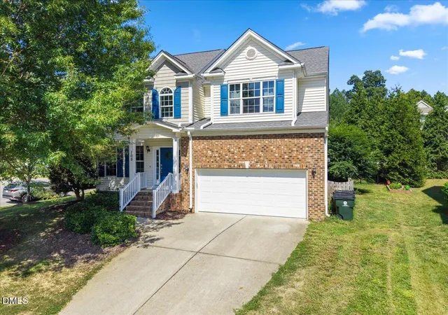 Photo 2 of Single family home for sale at 105 Owl Creek Ct, Holly Springs, NC 27540 | MLS# 10188825 | Listing updated on 2026-09-10