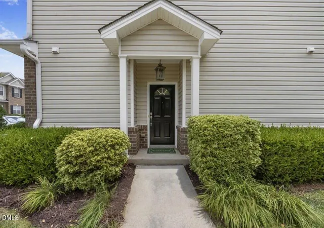 Photo 2 of Townhouse for sale at 352 E Willhaven Dr, Fuquay Varina, NC 27526 | MLS# 10188898 | Listing updated on 2026-08-27