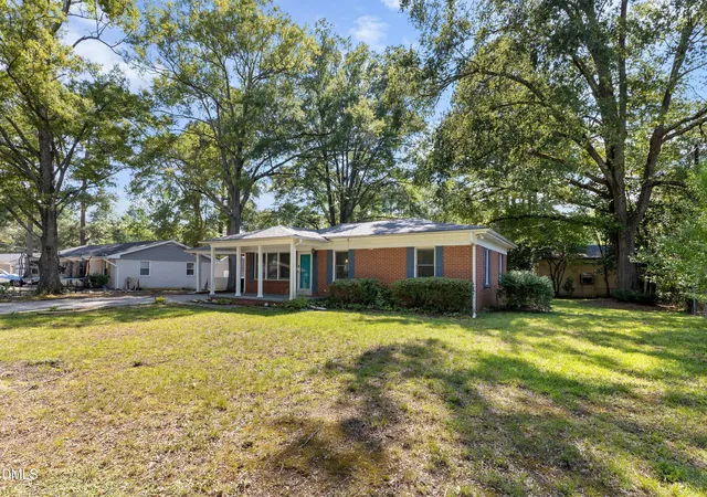 Photo 3 of Single family home for sale at 220 Lakewood Dr, Wendell, NC 27591 | MLS# 10189198 | Listing updated on 2026-09-19