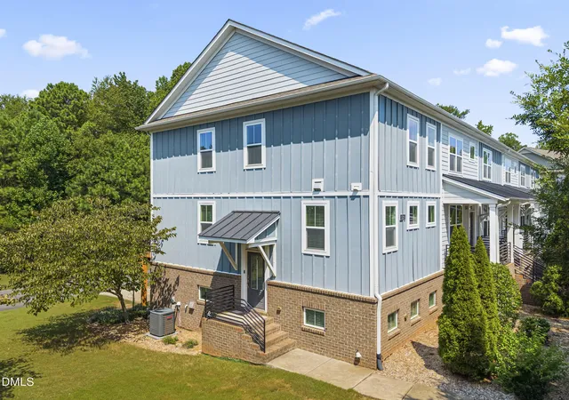 Photo 2 of Townhouse for sale at 1529 Crafton Wy, Raleigh, NC 27607 | MLS# 10188921 | Listing updated on 2026-08-27