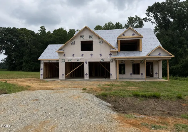 Photo 1 of Single family home for sale at 270 Bandelier Dr, Selma, NC 27576 | MLS# 10189207 | Listing updated on 2026-09-20