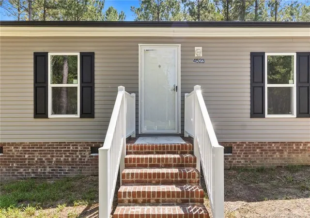 Photo 4 of Manufactured home for sale at 4523 Mercer Mill Brown Marsh Rd, Clarkton, NC 28433 | MLS# 768414 | Listing updated on 2026-08-27