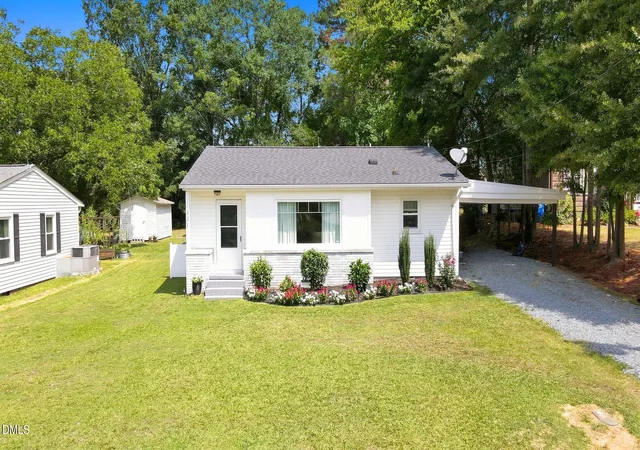 Photo 1 of Single family home for sale at 331 E Lillington St, Angier, NC 27501 | MLS# 10189695 | Listing updated on 2026-09-10