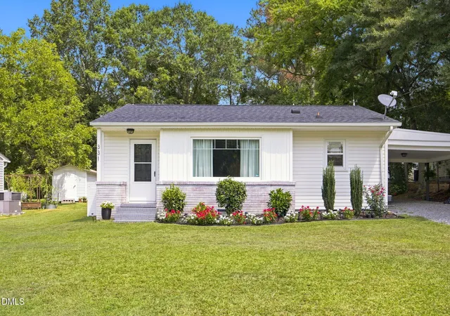 Photo 2 of Single family home for sale at 331 E Lillington St, Angier, NC 27501 | MLS# 10189695 | Listing updated on 2026-09-10