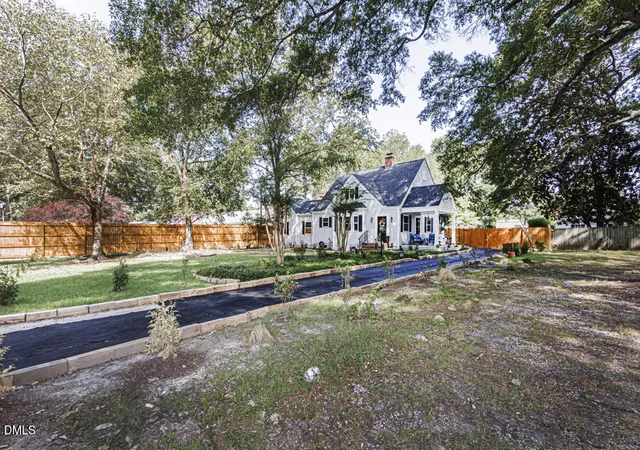 Photo 2 of Single family home for sale at 624 Sherrod Hts, Enfield, NC 27823 | MLS# 10188937 | Listing updated on 2026-08-27