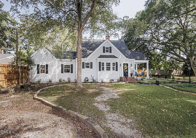 Photo 3 of Single family home for sale at 624 Sherrod Hts, Enfield, NC 27823 | MLS# 10188937 | Listing updated on 2026-08-27