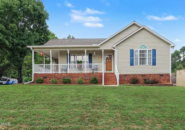 Photo 2 of Single family home for sale at 305 Southerby Dr, Garner, NC 27529 | MLS# 10189672 | Listing updated on 2026-09-15