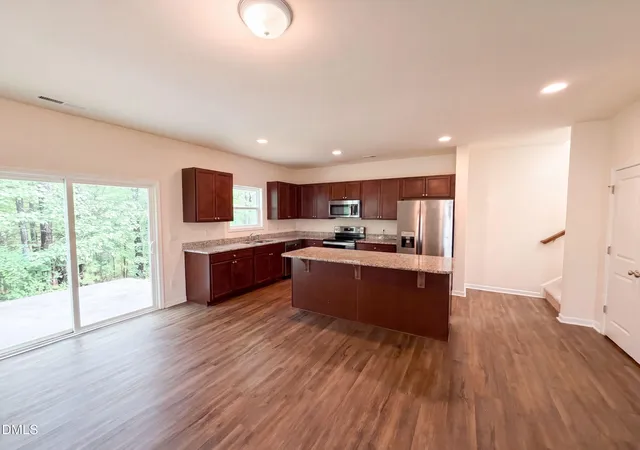 Photo 2 of Sale Pending at 913 Peninsula Pl, Knightdale, NC 27545 | MLS# 10189025 | Listing updated on 2026-09-16