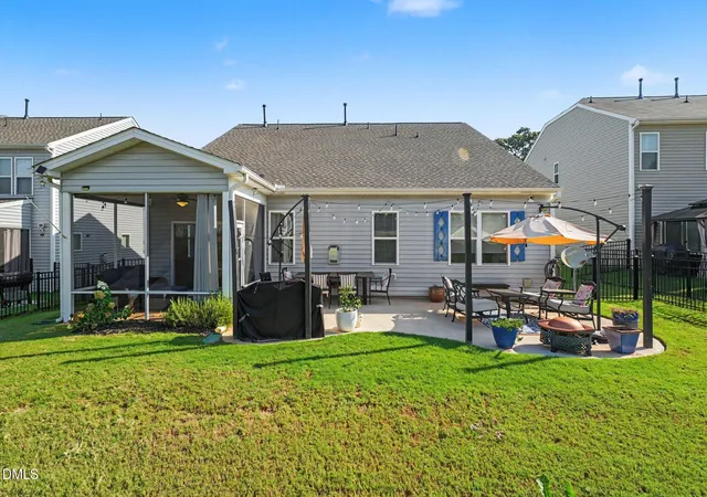 Photo 4 of Single family home for sale at 169 W Copenhaver Dr, Clayton, NC 27527 | MLS# 10189247 | Listing updated on 2026-09-01