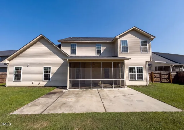 Photo 4 of Sale Pending at 2725 Mosquera Dr, Fayetteville, NC 28306 | MLS# 10188959 | Listing updated on 2026-09-23