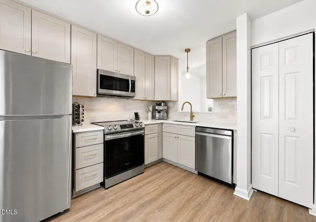 Photo 4 of Townhouse for sale at 408 Galashiels Pl, Wake Forest, NC 27587 | MLS# 10189014 | Listing updated on 2026-10-07
