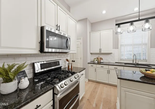 Photo 3 of Single family home for sale at 112 Myers Farm Ct, Cary, NC 27519 | MLS# 10189036 | Listing updated on 2026-09-06