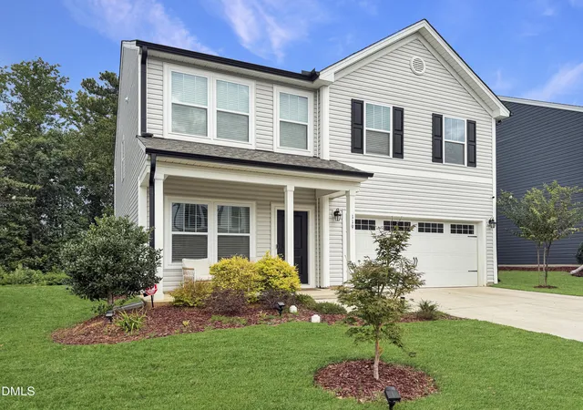 Photo 3 of Single family home for sale at 119 Bent Willow Dr, Clayton, NC 27527 | MLS# 10188994 | Listing updated on 2026-09-04
