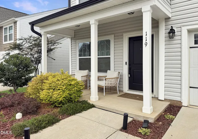 Photo 3 of Single family home for sale at 119 Bent Willow Dr, Clayton, NC 27527 | MLS# 10188994 | Listing updated on 2026-09-04