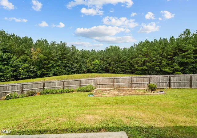 Photo 4 of Single family home for sale at 3303 Glennstone Dr, Durham, NC 27704 | MLS# 10189092 | Listing updated on 2026-08-31