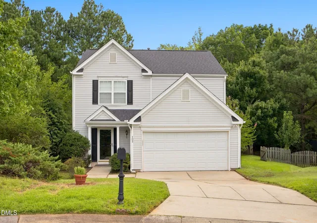 Photo 2 of Single family home for sale at 105 Thornton Green Pl, Holly Springs, NC 27540 | MLS# 10189227 | Listing updated on 2026-09-20