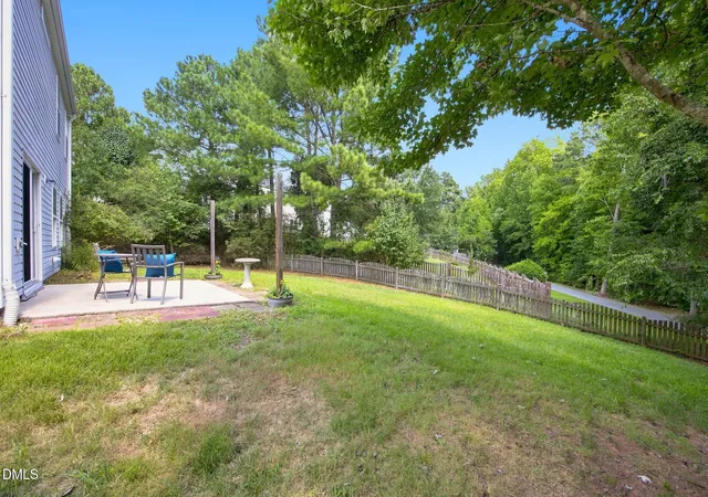 Photo 4 of Single family home for sale at 105 Thornton Green Pl, Holly Springs, NC 27540 | MLS# 10189227 | Listing updated on 2026-09-20