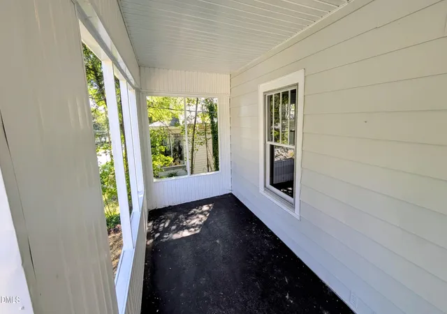 Photo 3 of Single family home for sale at 621 Harris St, Burlington, NC 27217 | MLS# 10189016 | Listing updated on 2026-08-27