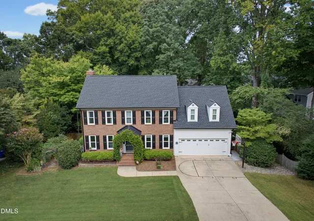Photo 4 of Sale Pending at 7917 Laurel Mountain Rd, Raleigh, NC 27613 | MLS# 10189276 | Listing updated on 2026-09-08