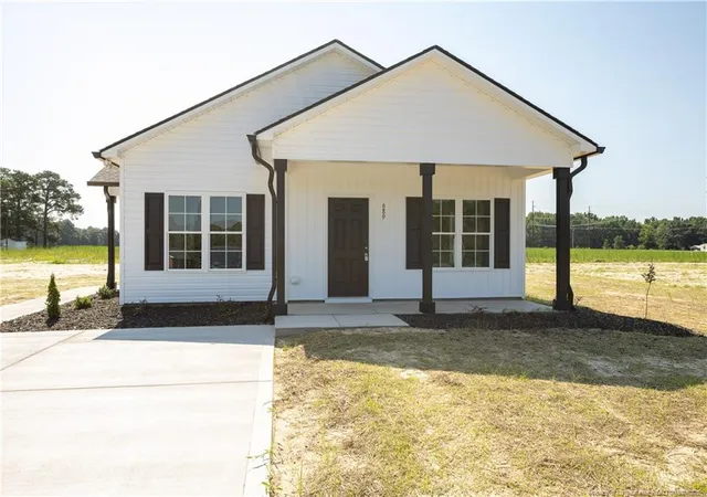 Photo 1 of Single family home for sale at 689 Mclamb Rd, Dunn, NC 28334 | MLS# 768437 | Listing updated on 2026-08-27
