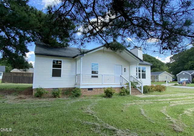 Photo 2 of Single family home for sale at 600 River Rd, Selma, NC 27576 | MLS# 10189130 | Listing updated on 2026-09-05