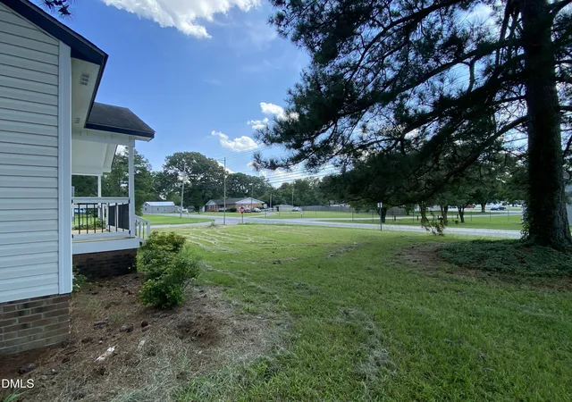 Photo 3 of Single family home for sale at 600 River Rd, Selma, NC 27576 | MLS# 10189130 | Listing updated on 2026-09-05